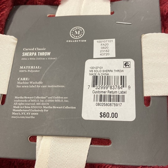 Martha Stewart CollectionTextured Reversible
50"× 60" Classic Sherpa Throw, Red - Picture 3 of 3